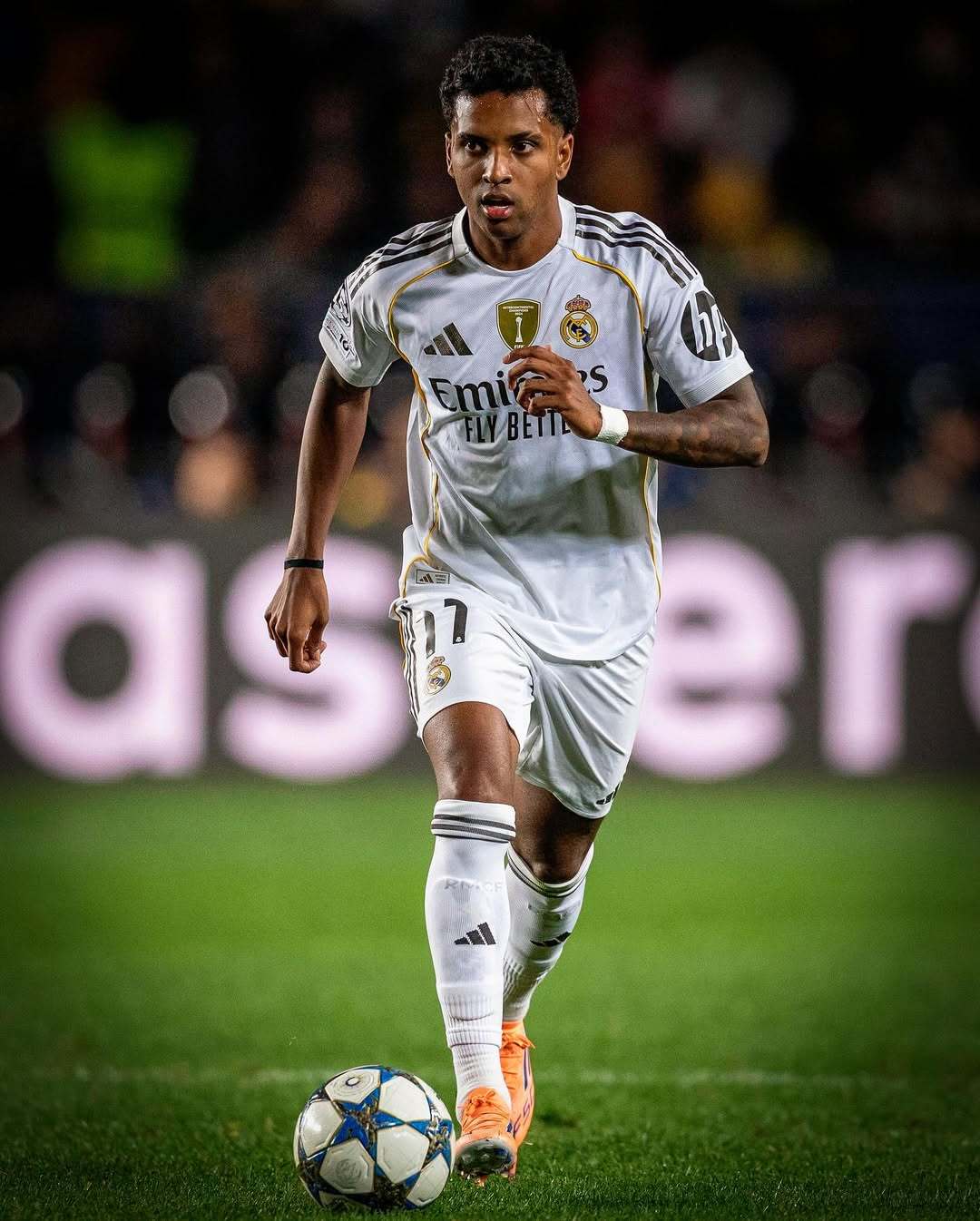 罗德里戈亲口承认收到过报价,但一句承诺让皇马球迷彻底安心