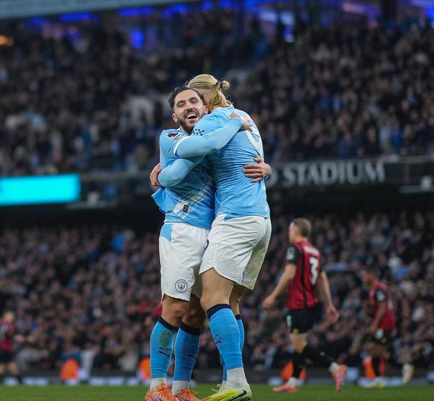 足坛一夜动态：巴萨11连斩鱼腩，曼城3-1挑落黑马，米兰双响高奏凯歌